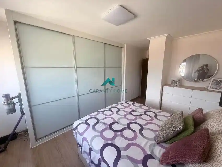Habitación de Piso en venta en Pontevedra Capital  con Calefacción y Trastero