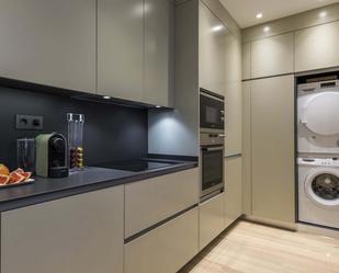 Cuina de Apartament de lloguer en  Sevilla Capital amb Aire condicionat, Calefacció i Traster