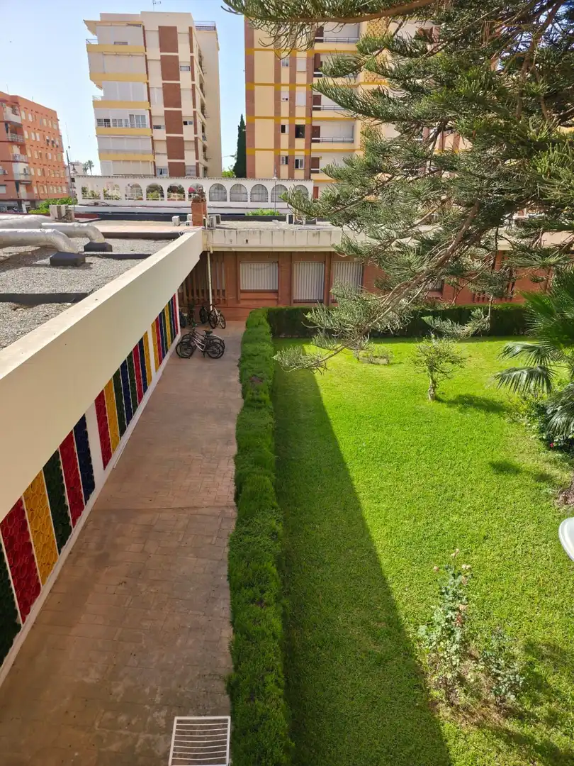 Vista exterior de Piso en venta en Vélez-Málaga con Aire acondicionado y Piscina comunitaria