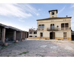 Vista exterior de Casa o xalet en venda en Manresa amb Jardí privat i Piscina