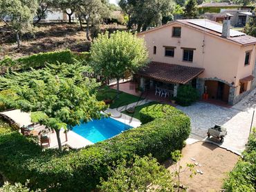 Casa con piscina in vendita a Carrer CAN CARBONELL