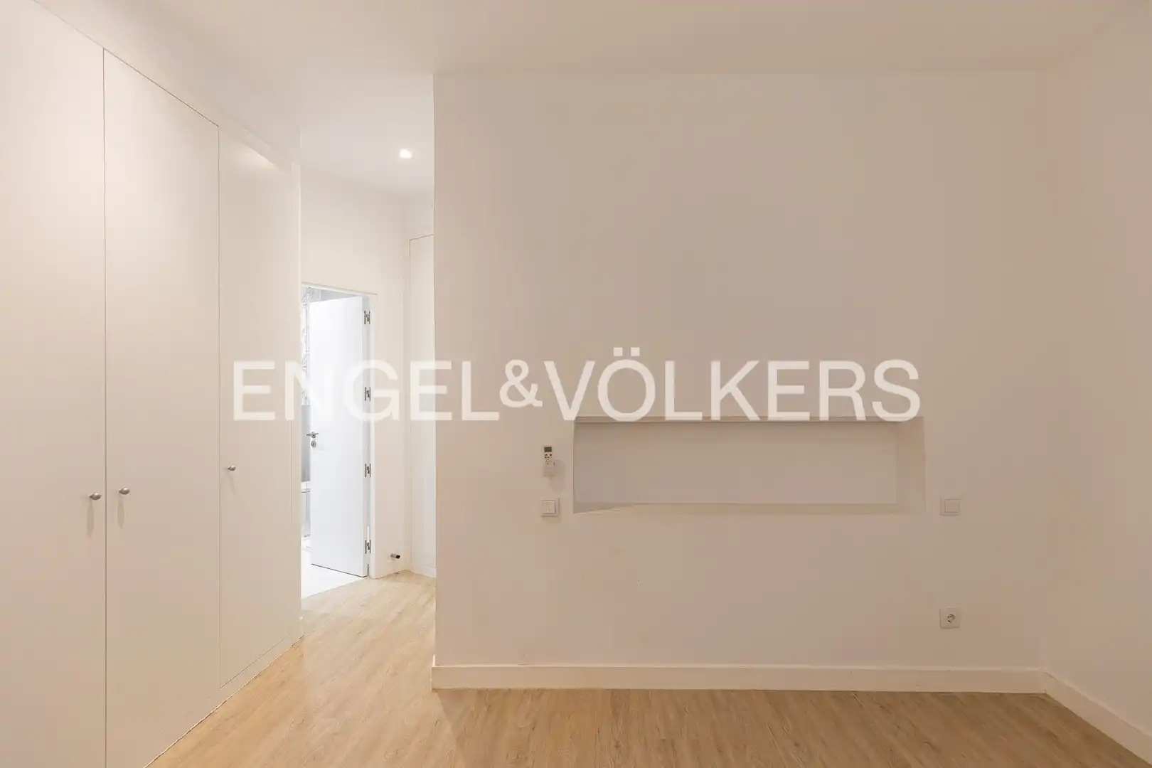 Flat for rent in Madrid  with Air Conditioner, Heating and Storage room