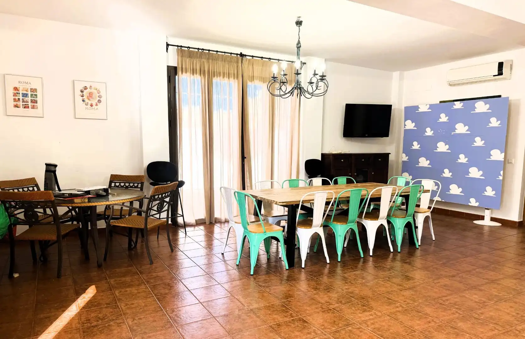 Menjador de Casa o xalet en venda en La Rinconada amb Aire condicionat, Jardí privat i Piscina