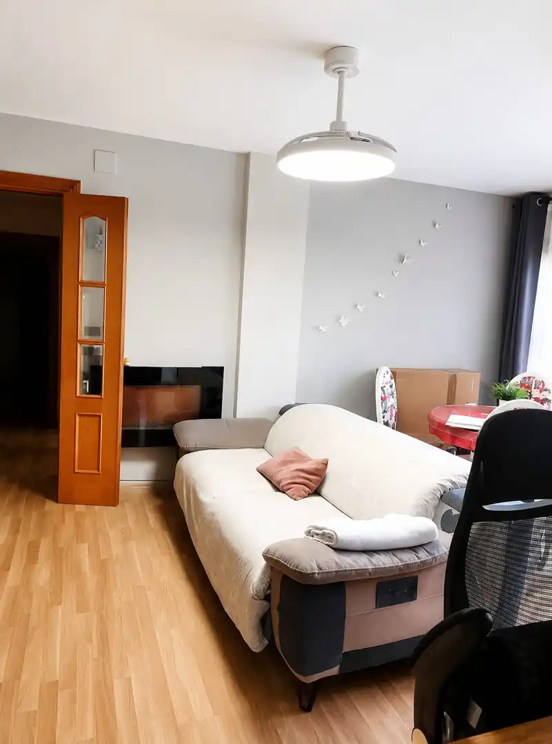 Sala d'estar de Pis en venda en L'Hospitalet de Llobregat amb Calefacció i Balcó