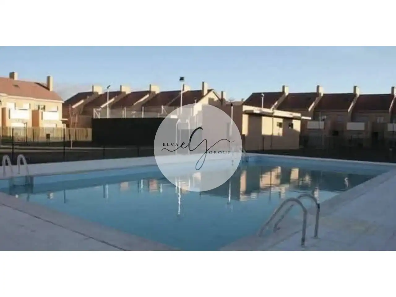 Swimming pool of Detached homes for sale in Aldeamayor de San Martín  with Heating, Private garden and Terrace