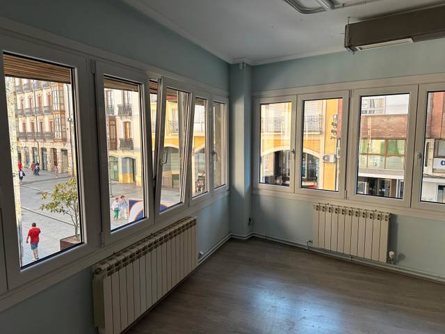 Local comercial en Alquiler en Calle Obispo Nicolás Castellanos en Centro