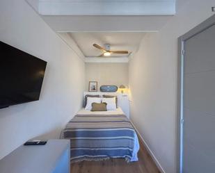 Bedroom of Apartment to share in  Barcelona Capital  with Furnished, Oven and Washing machine