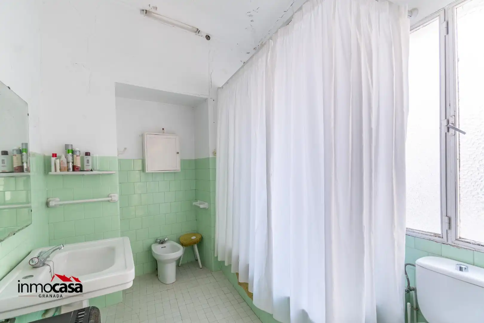 Bathroom of Buildings for sale in Priego de Córdoba