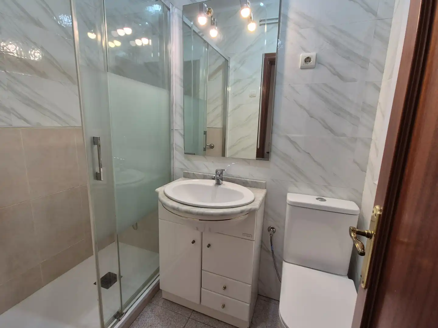 Baño de Piso en venta en Manresa con Calefacción, Parquet y Horno