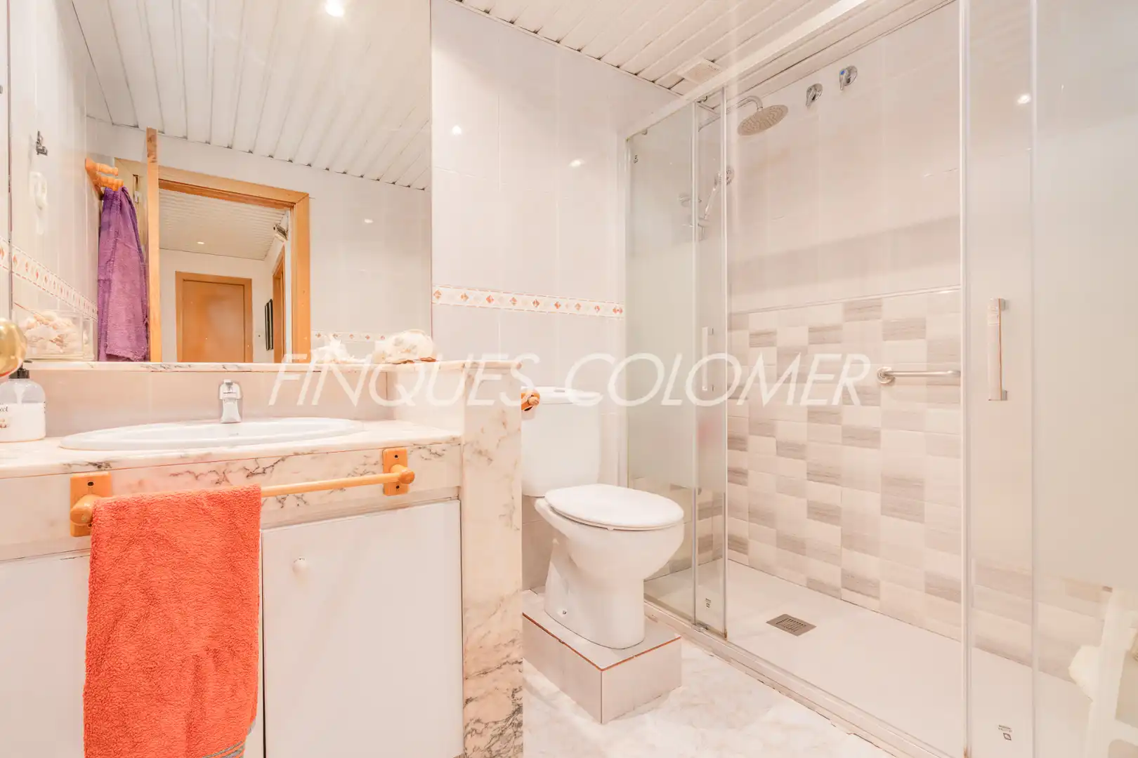 Baño de Dúplex en venta en Rubí con Aire acondicionado, Calefacción y Jardín privado