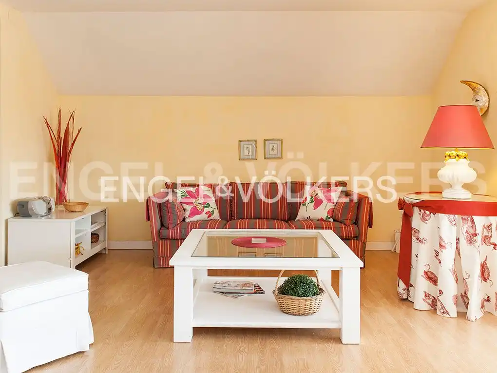 Sala de estar de Casa o chalet en venta en Sant Cugat del Vallès con Aire acondicionado, Calefacción y Jardín privado