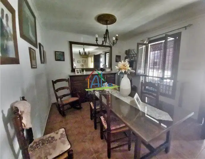 Esszimmer von Einfamilien-Reihenhaus zum Verkauf in Almonte mit Klimaanlage, Terrasse und Abstellraum