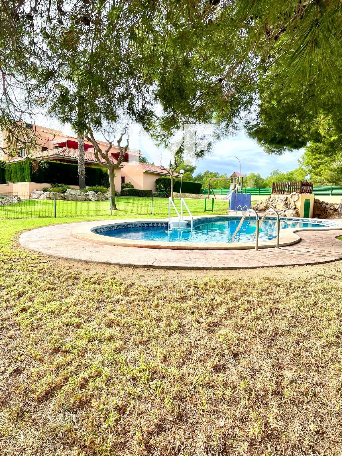 Piscina de Àtic en venda en Mont-roig del Camp amb Aire condicionat, Piscina i Alarma