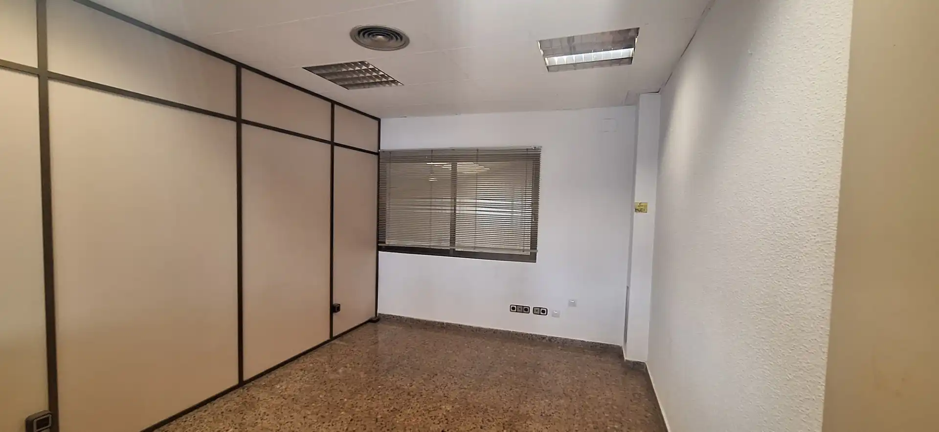 Fabrikhallen zur Miete in Valencia