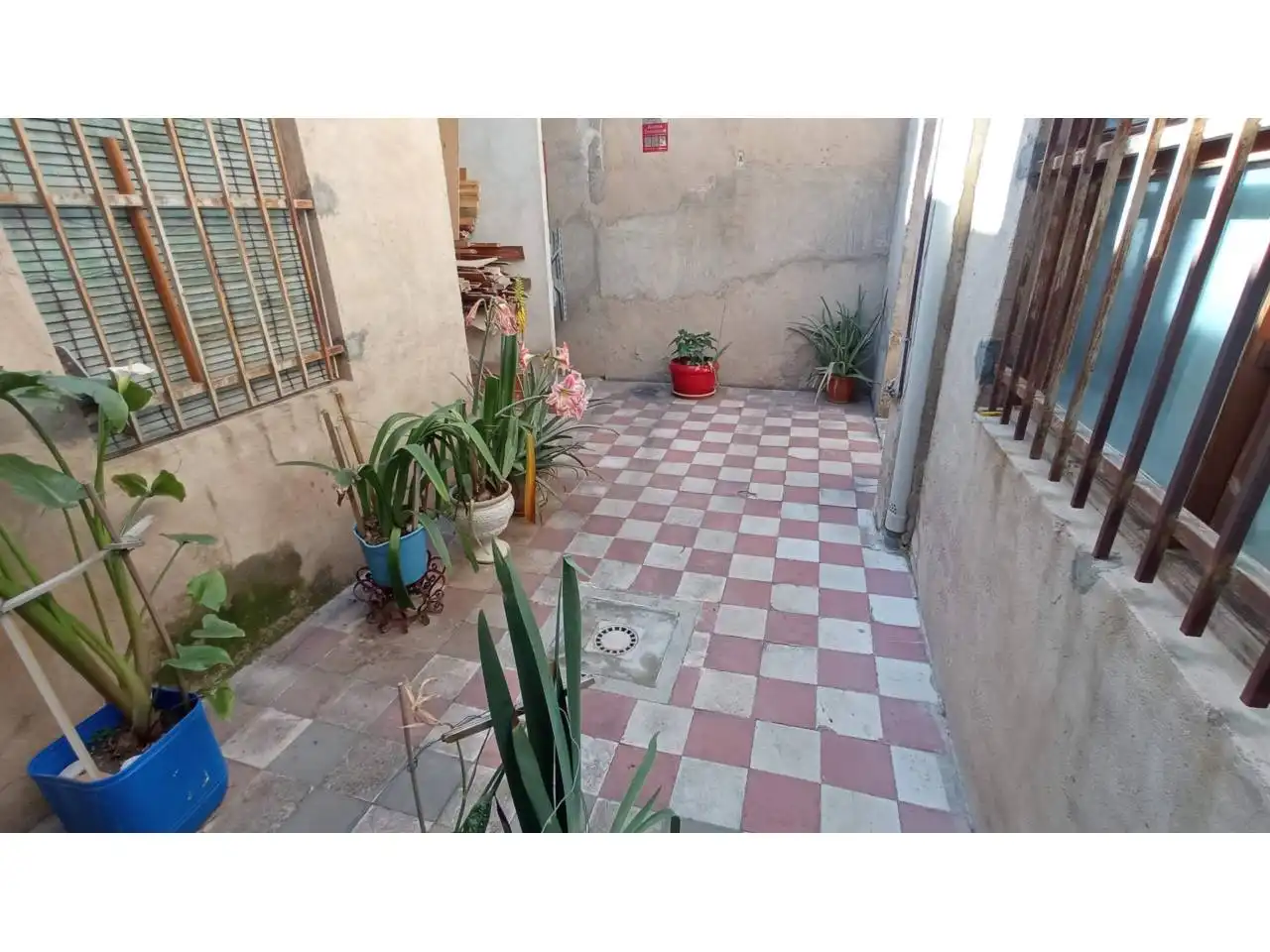 Houses for sale in Calle CAMPOAMOR, Centro
