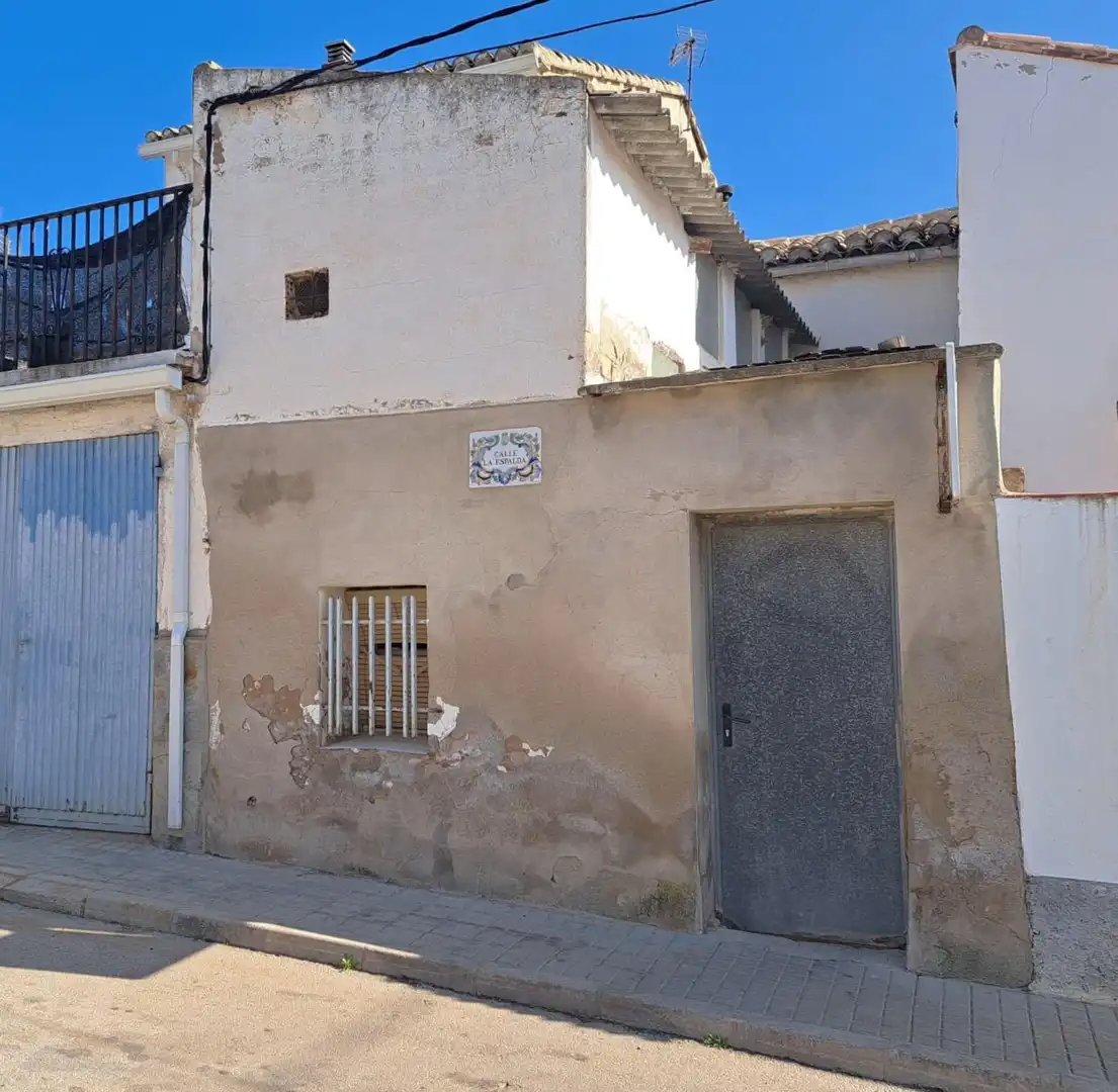Exterior view of Houses for sale in Requena  with Terrace and Storage room