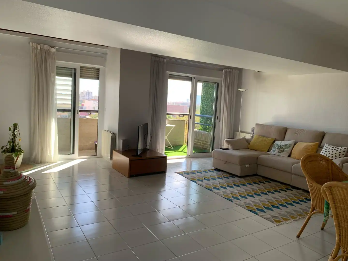 Attic for rent in Avenida de los Pinos, 31, Santa María de Gracia