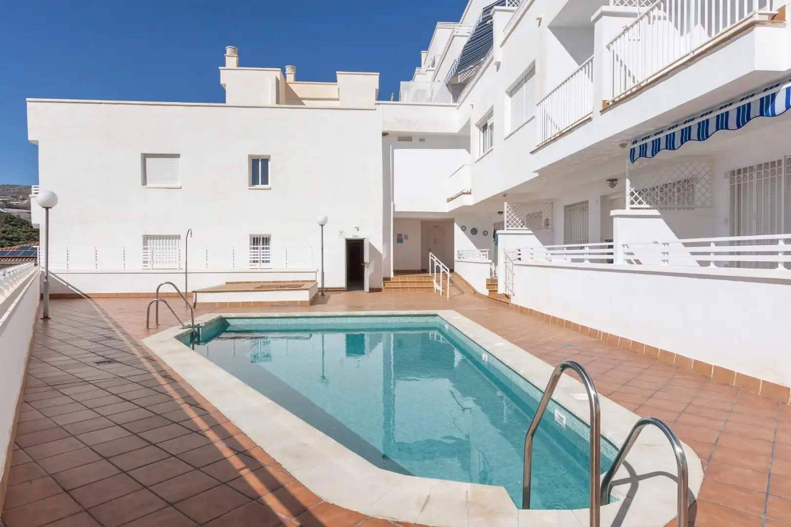Piscina de Apartamento en venta en Polopos con Terraza, Trastero y Amueblado