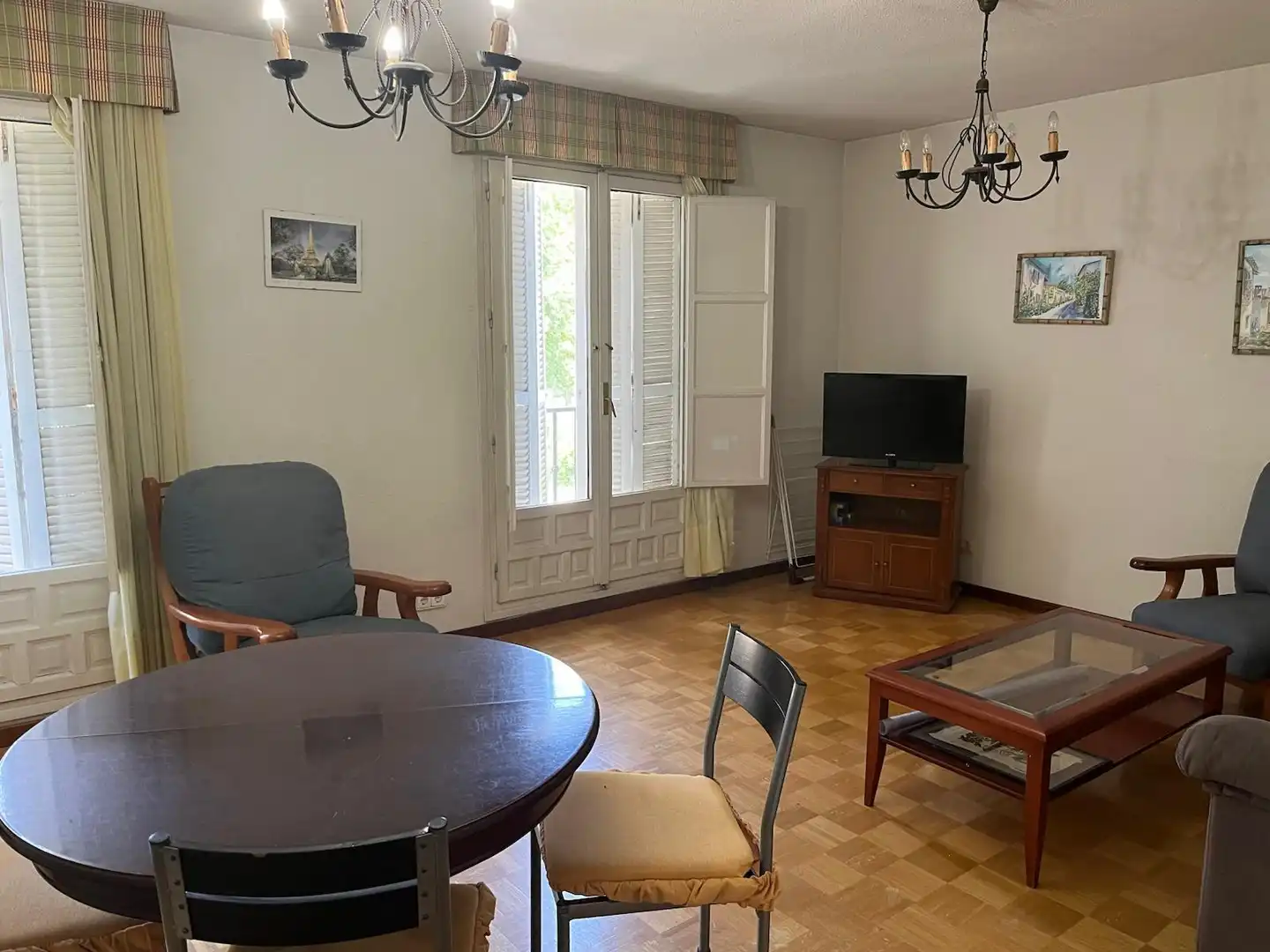 Living room of Flat for rent in Aranjuez  with Heating, Parquet flooring and Furnished
