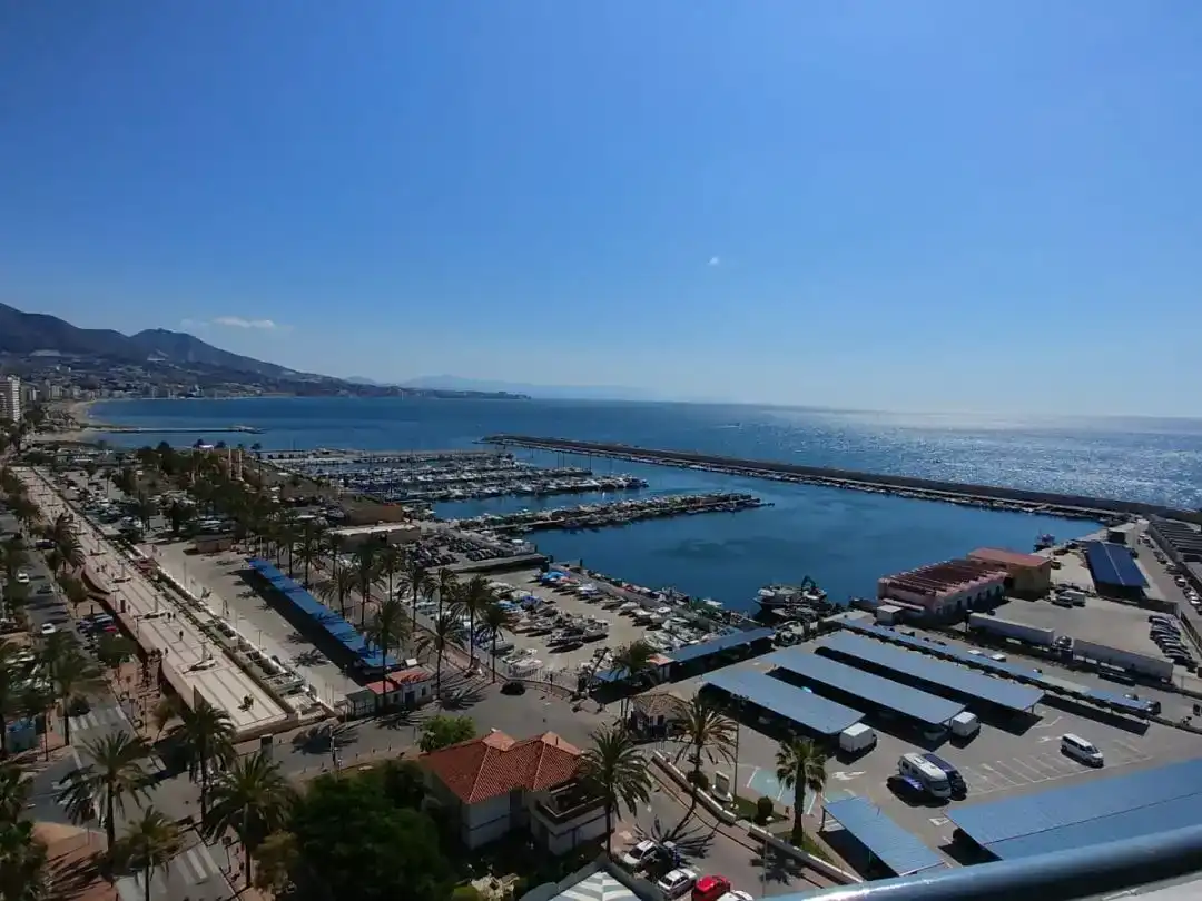 Exterior view of Study for rent in Fuengirola  with Air Conditioner and Furnished