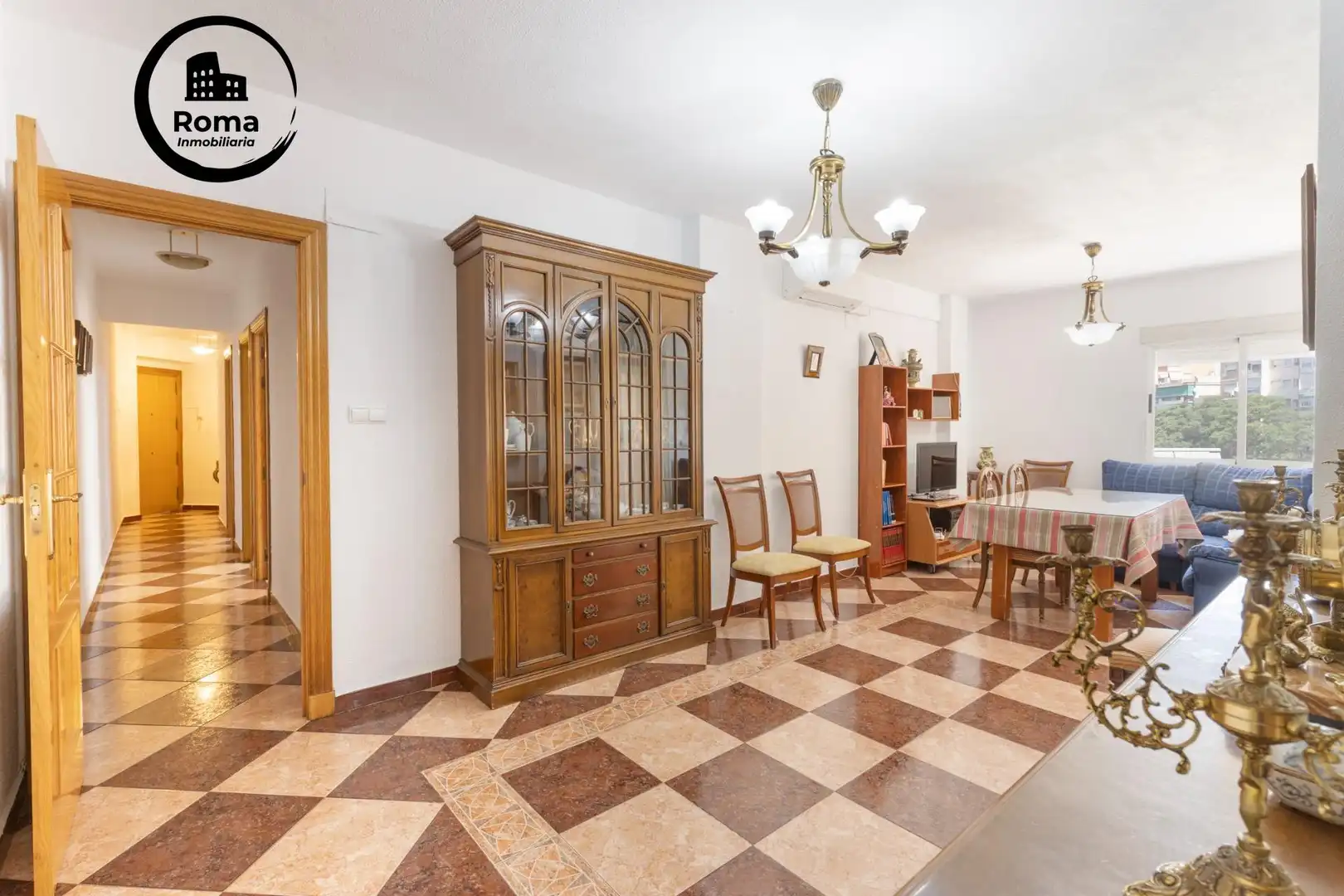 Comedor de Piso en venta en Granada con Terraza, Amueblado y Balcón