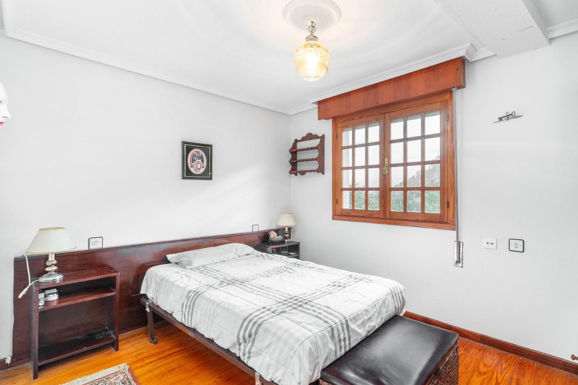 Dormitori de Casa o xalet en venda en Candamo amb Jardí privat, Parquet i Terrassa