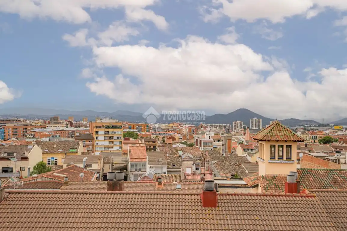 Vista exterior de Piso en venta en Rubí