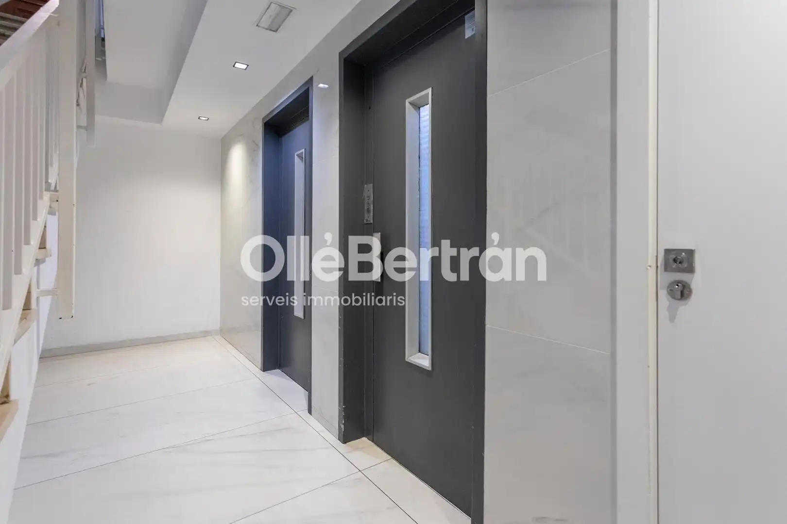 Piso en venta en Barcelona con Calefacción y Balcón