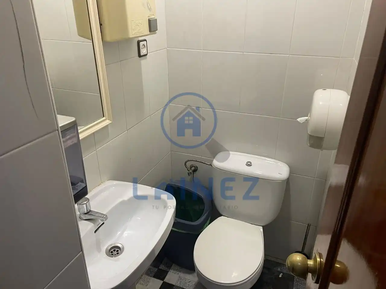 Baño de Local en venta en Peñarroya-Pueblonuevo con Aire acondicionado y Amueblado