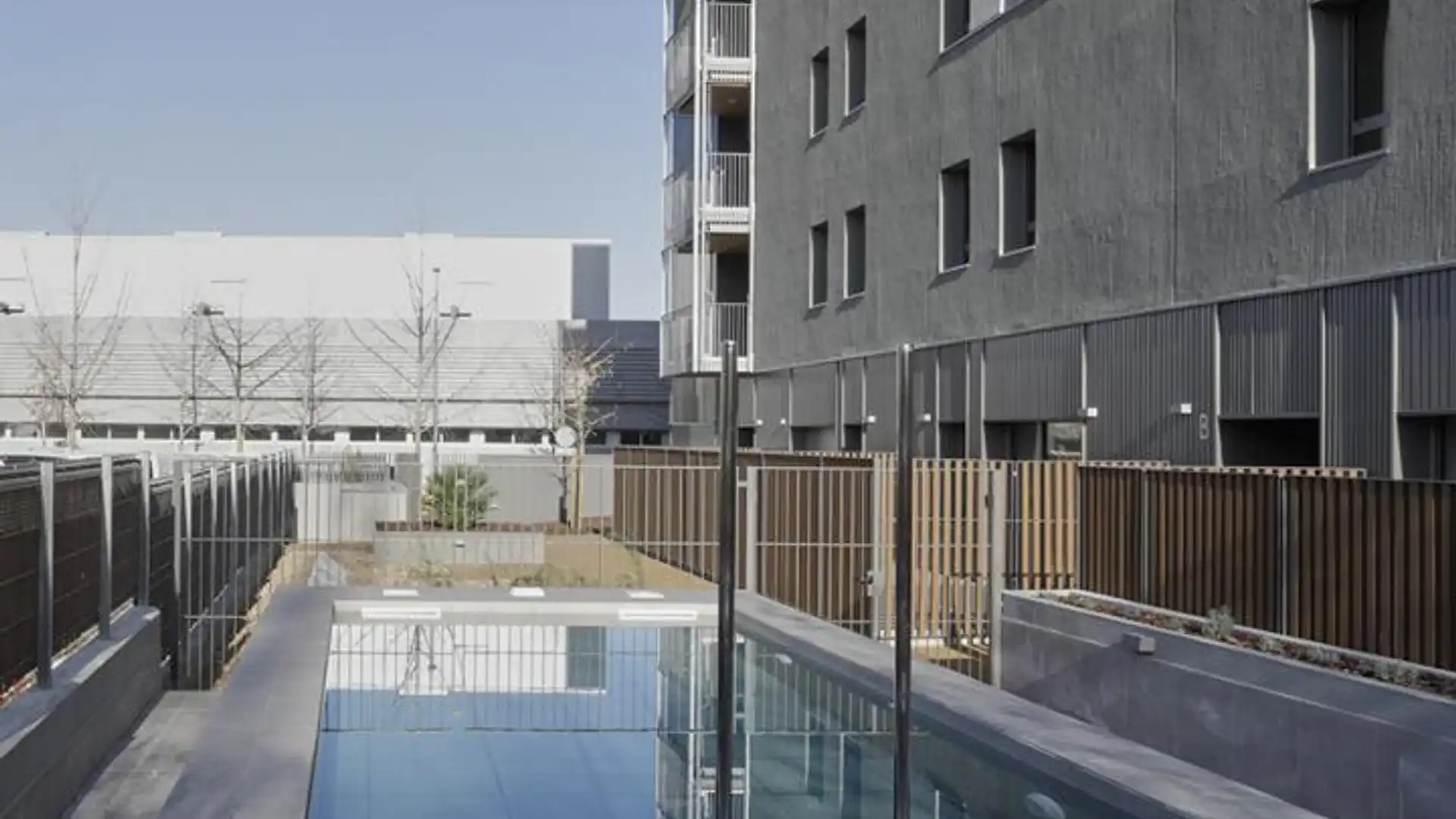 Schwimmbecken von Wohnung zum Verkauf in Girona Capital mit Heizung, Privatgarten und Schwimmbad