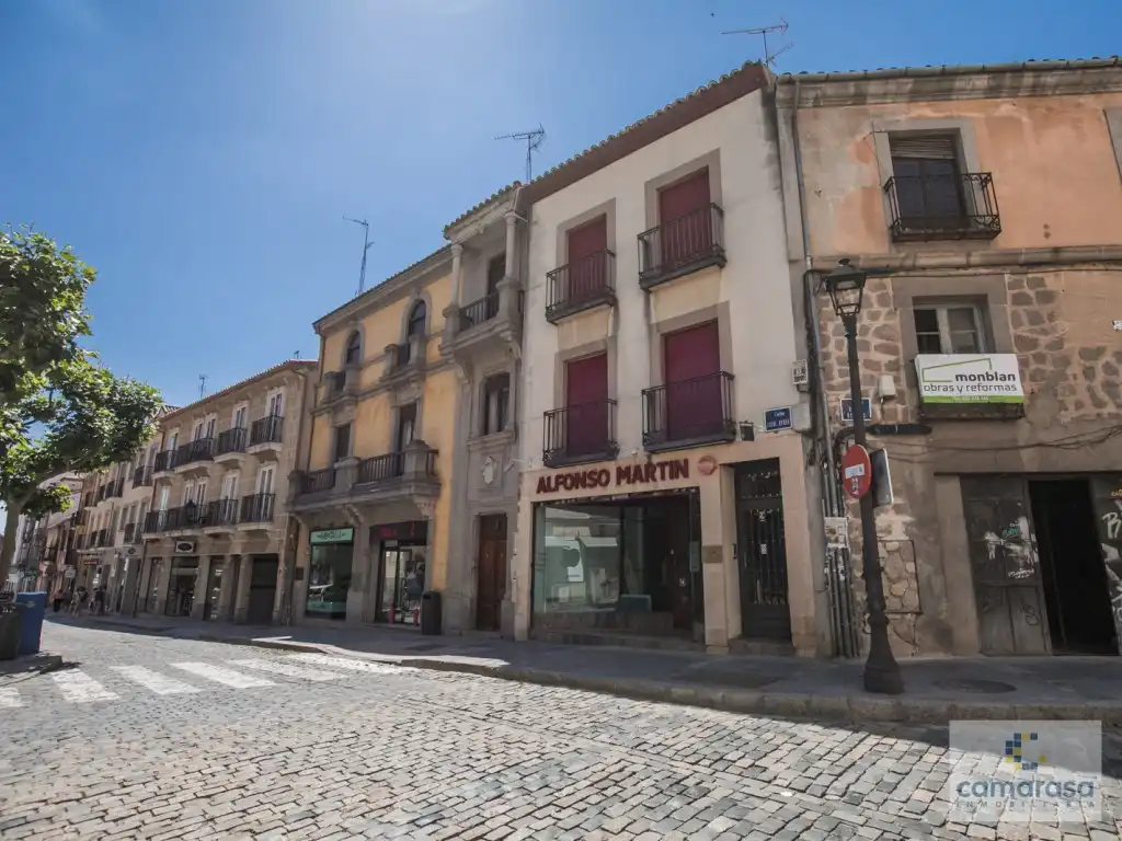 Vista exterior de Local de lloguer en Ávila
