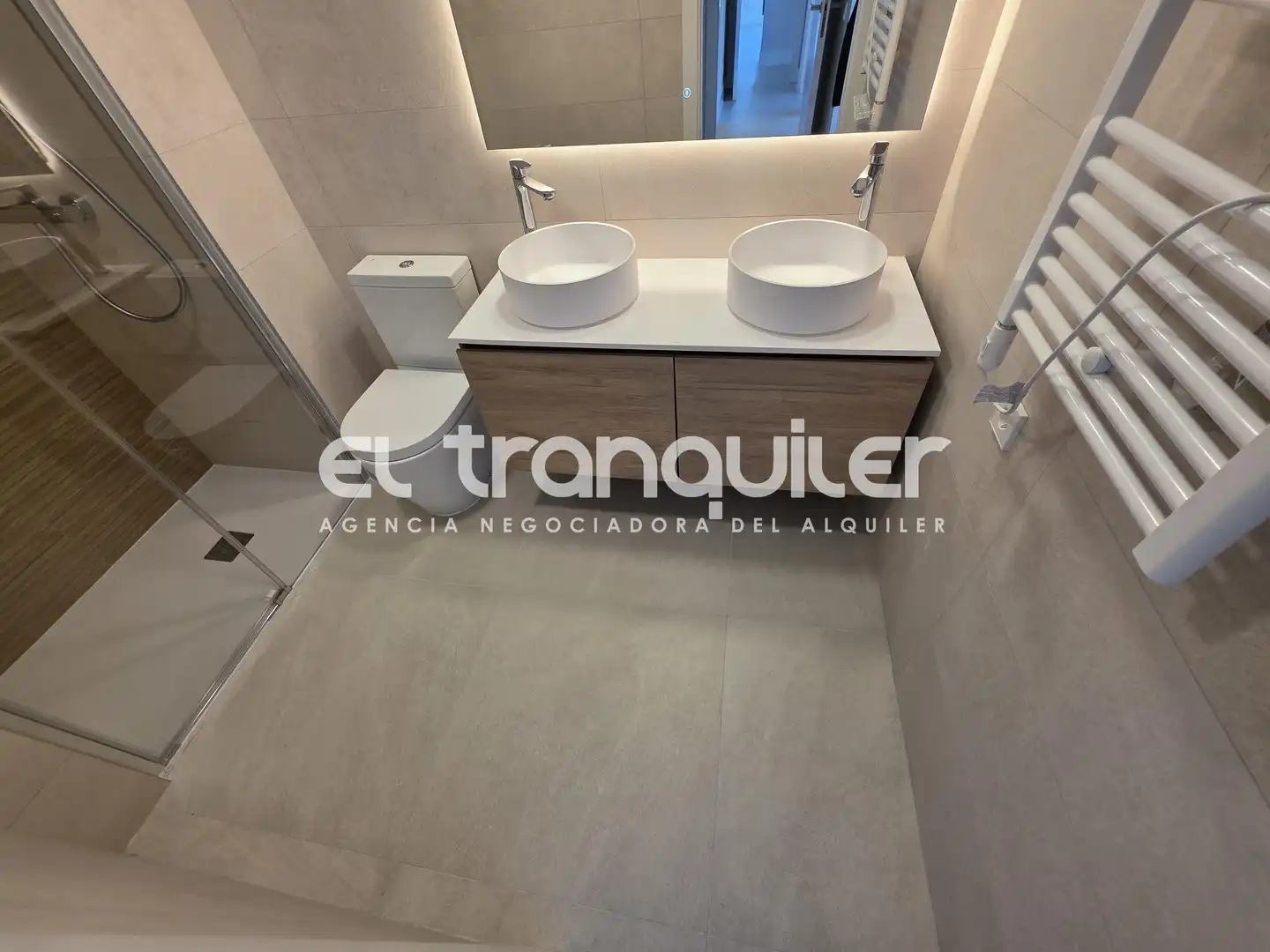 Bathroom of Flat for rent in Madrid  with Air Conditioner, Terrace and Storage room