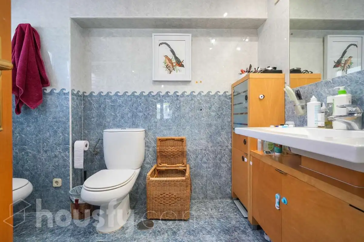 Bany de Casa o xalet en venda en Pozuelo de Alarcón amb Aire condicionat, Calefacció i Jardí privat