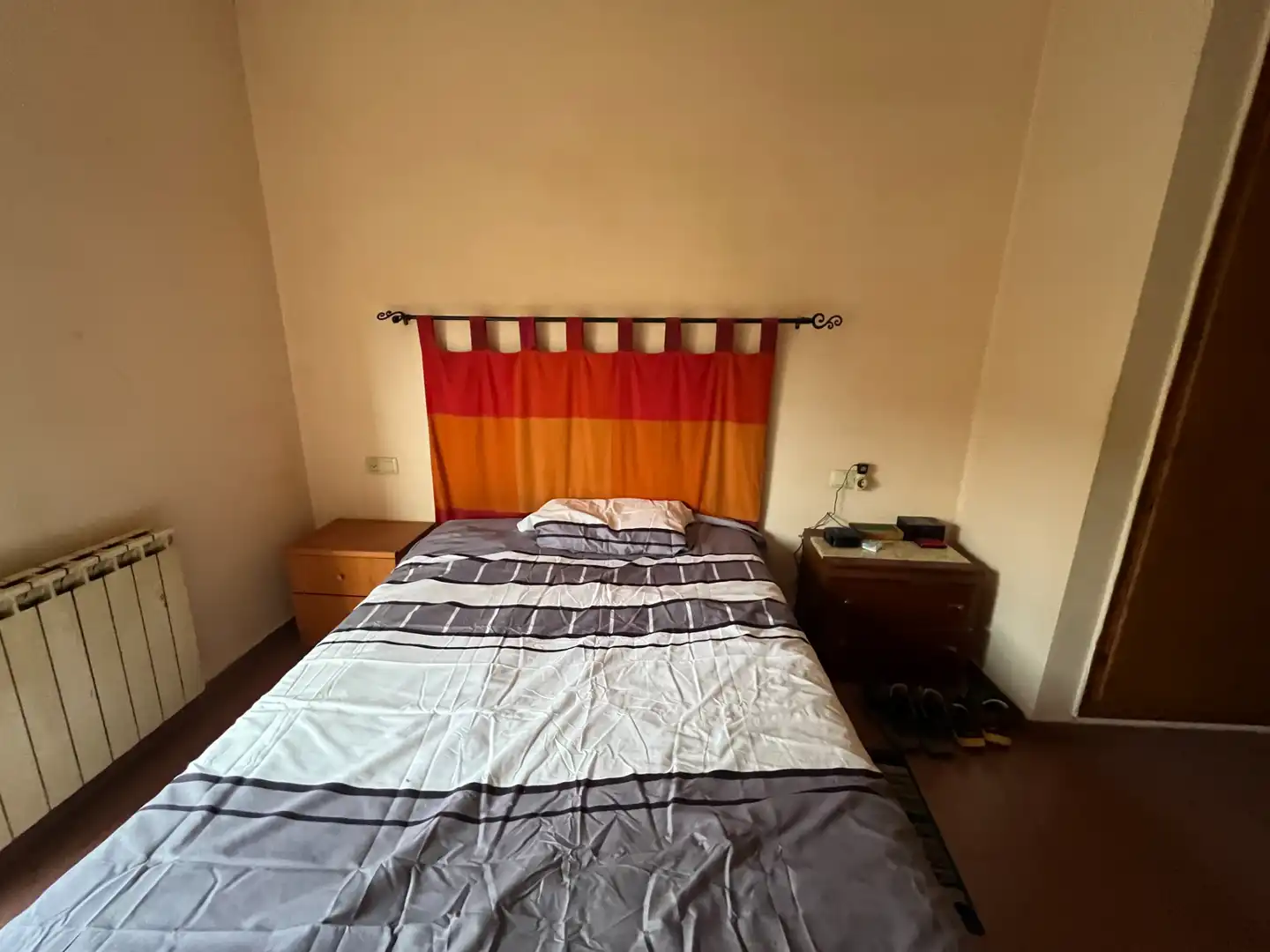 Dormitori de Pis en venda en Salt amb Calefacció, Terrassa i Moblat