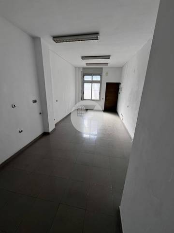 Local comercial en Alquiler en Segle XX