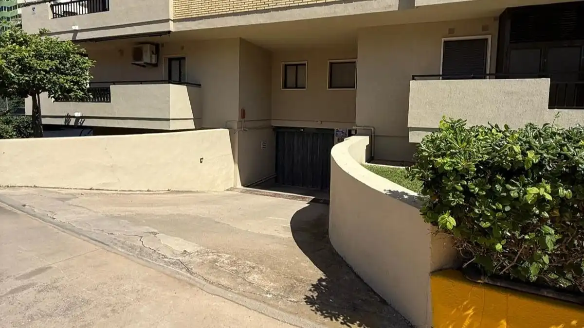 Außenansicht von Wohnungen zum Verkauf in Fuengirola mit Klimaanlage, Terrasse und Gemeinschaftspool