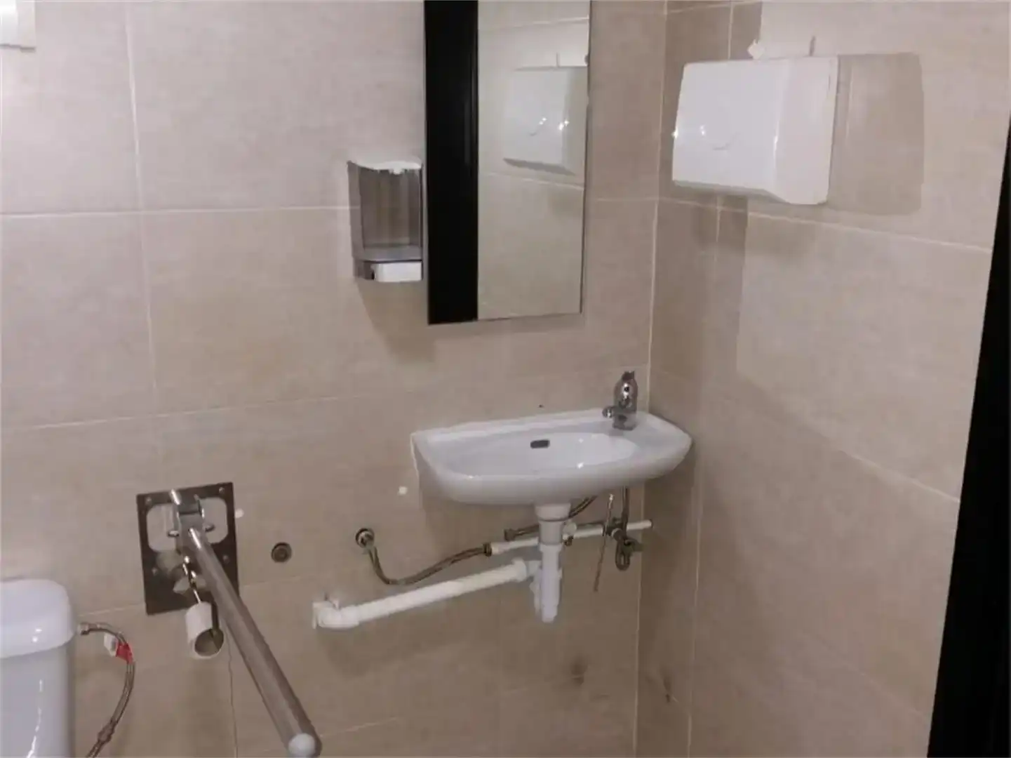 Badezimmer von Geschaftsraum zur Miete in Sant Joan de Vilatorrada