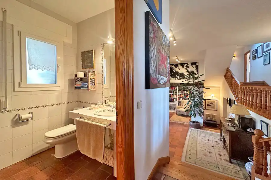 Bathroom of Houses for sale in Hoyo de Manzanares  with Air Conditioner, Heating and Private garden
