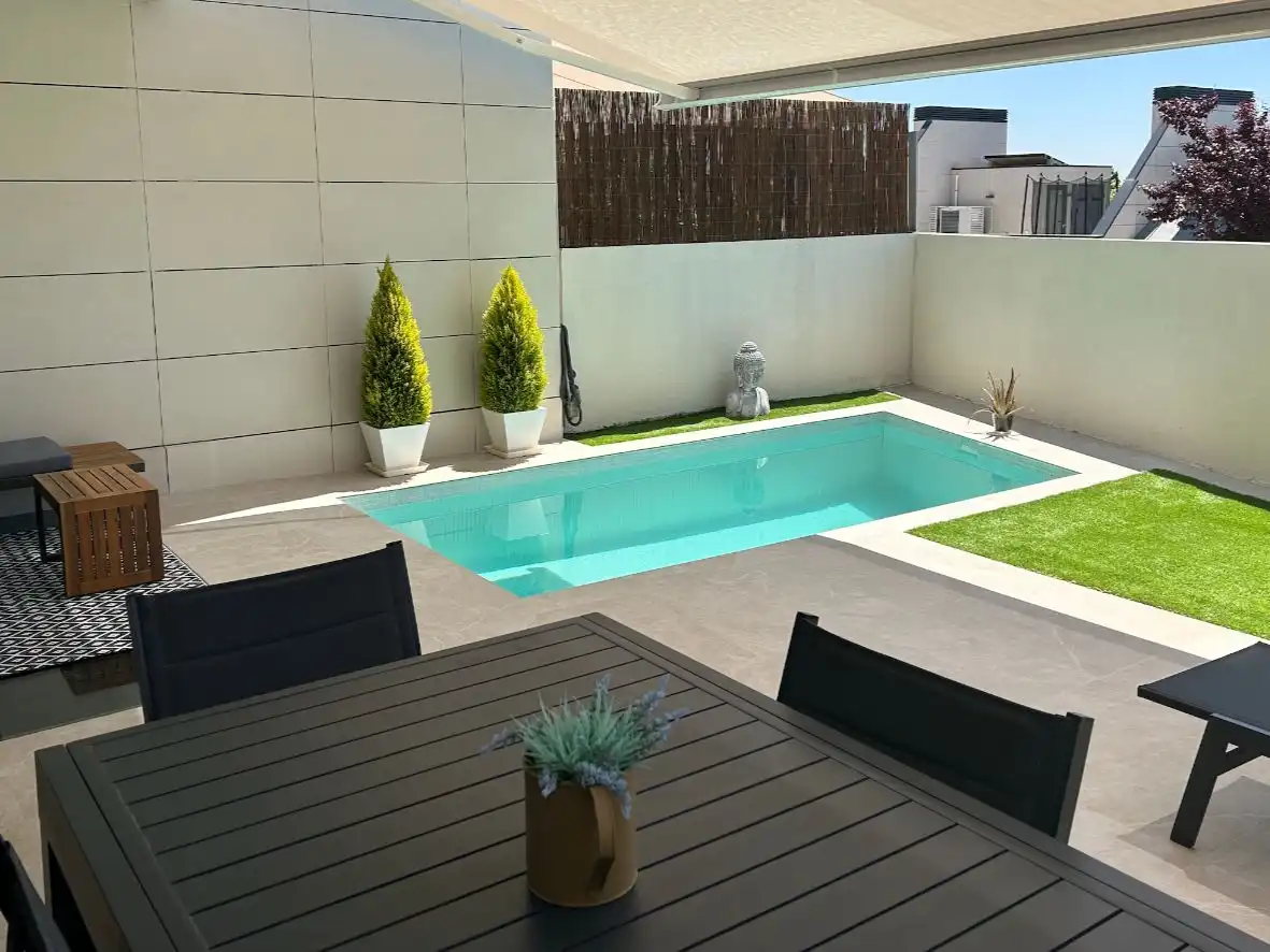 Doppelhaushälfte mit Pool zum Verkauf in Calle Camino Ancho 2