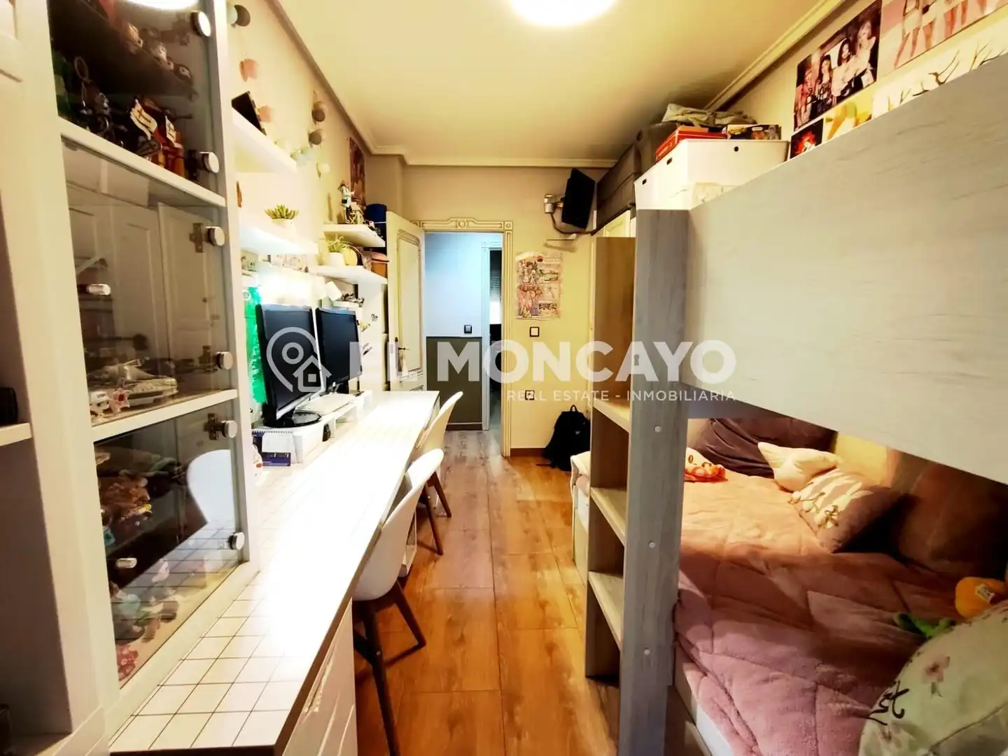 Bedroom of Apartments for sale in Dolores  with Air Conditioner, Heating and Storage room