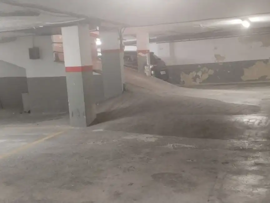 Einzelparkplatz zum Verkauf in Julian Peña 9, imagen 2