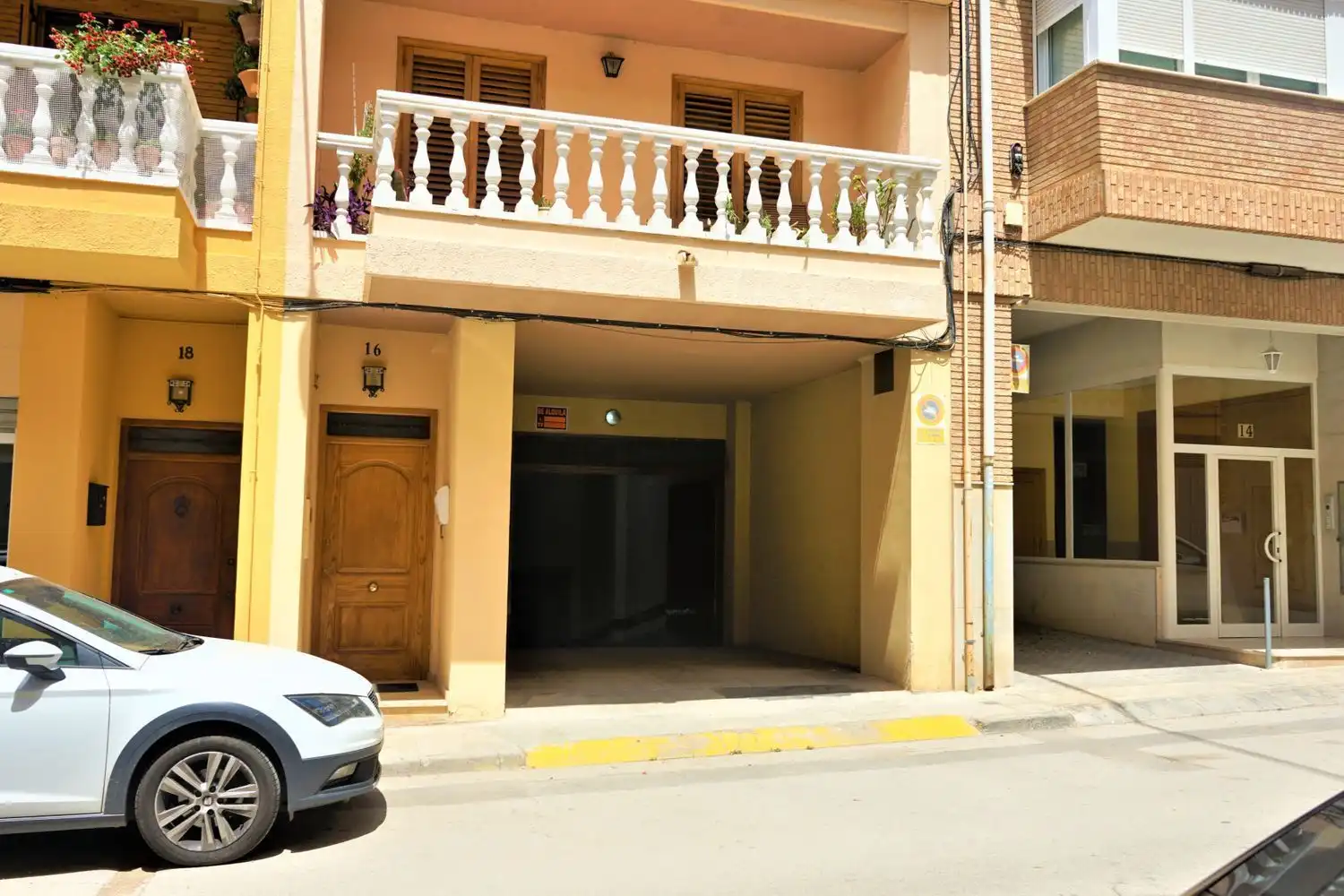Vista exterior de Garatge en venda en Requena