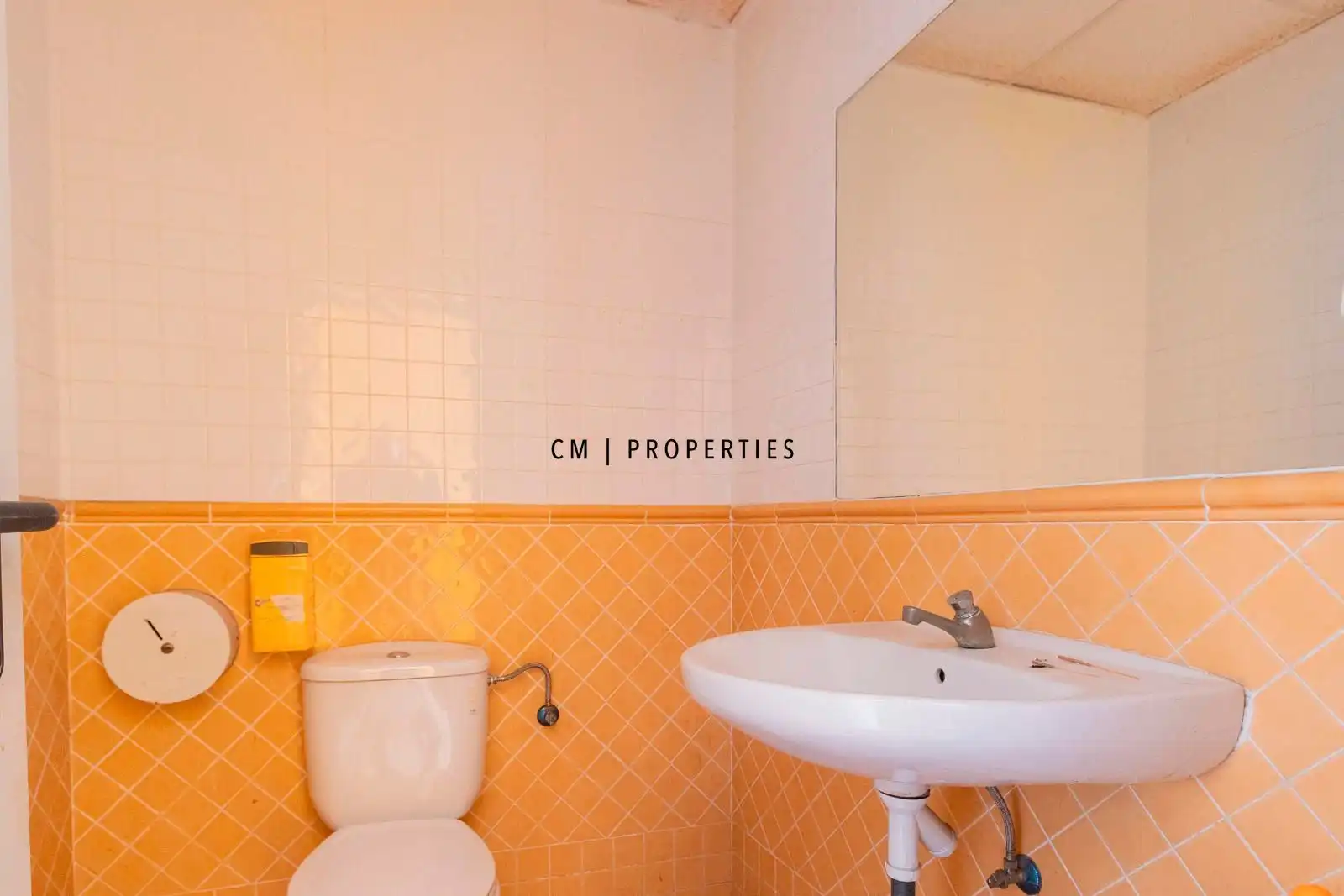 Baño de Local en venta en Valencia con Terraza