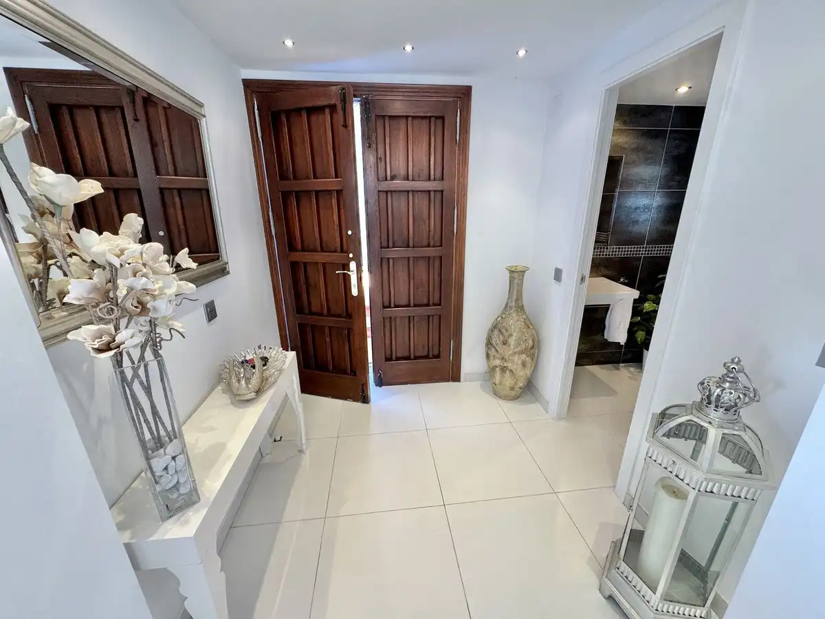 Chalet con piscina en venta en Calle Huelva de Calahonda 3820, imagen 7