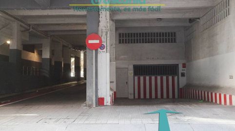 Inmobiliaria Basconia gestiona la venta de parcela de garaje para coche mediano grande.