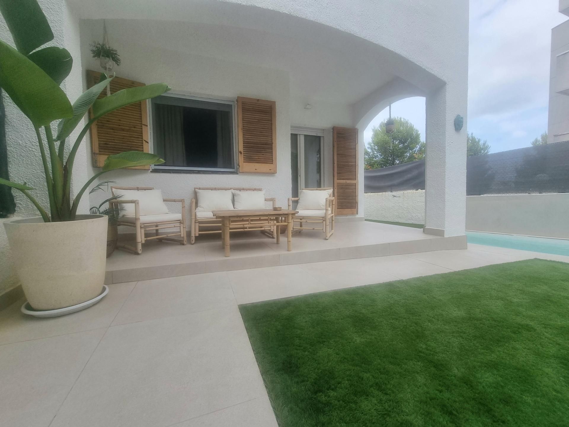 Terrassa de Casa adosada en venda en Creixell amb Aire condicionat, Jardí privat i Terrassa