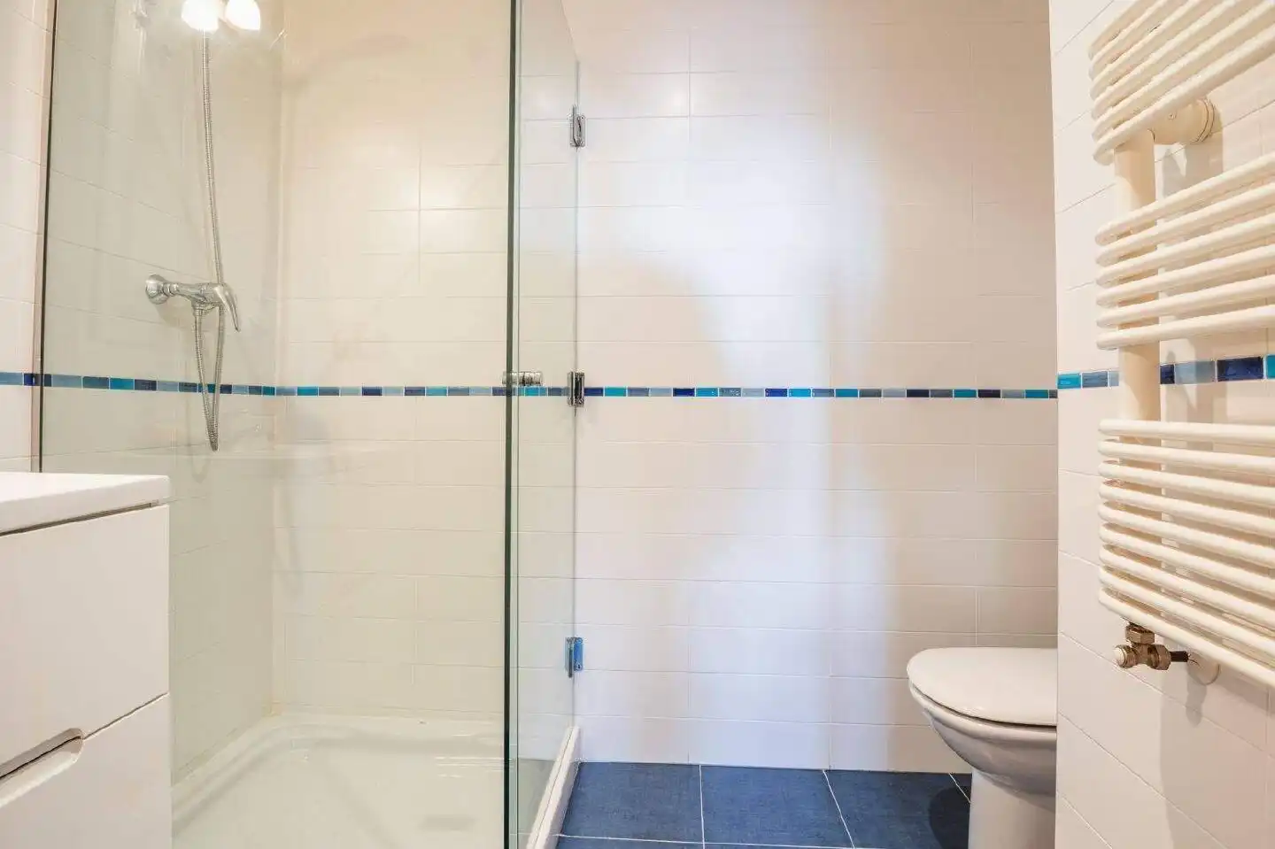 Bathroom of Flat for rent in Oviedo 