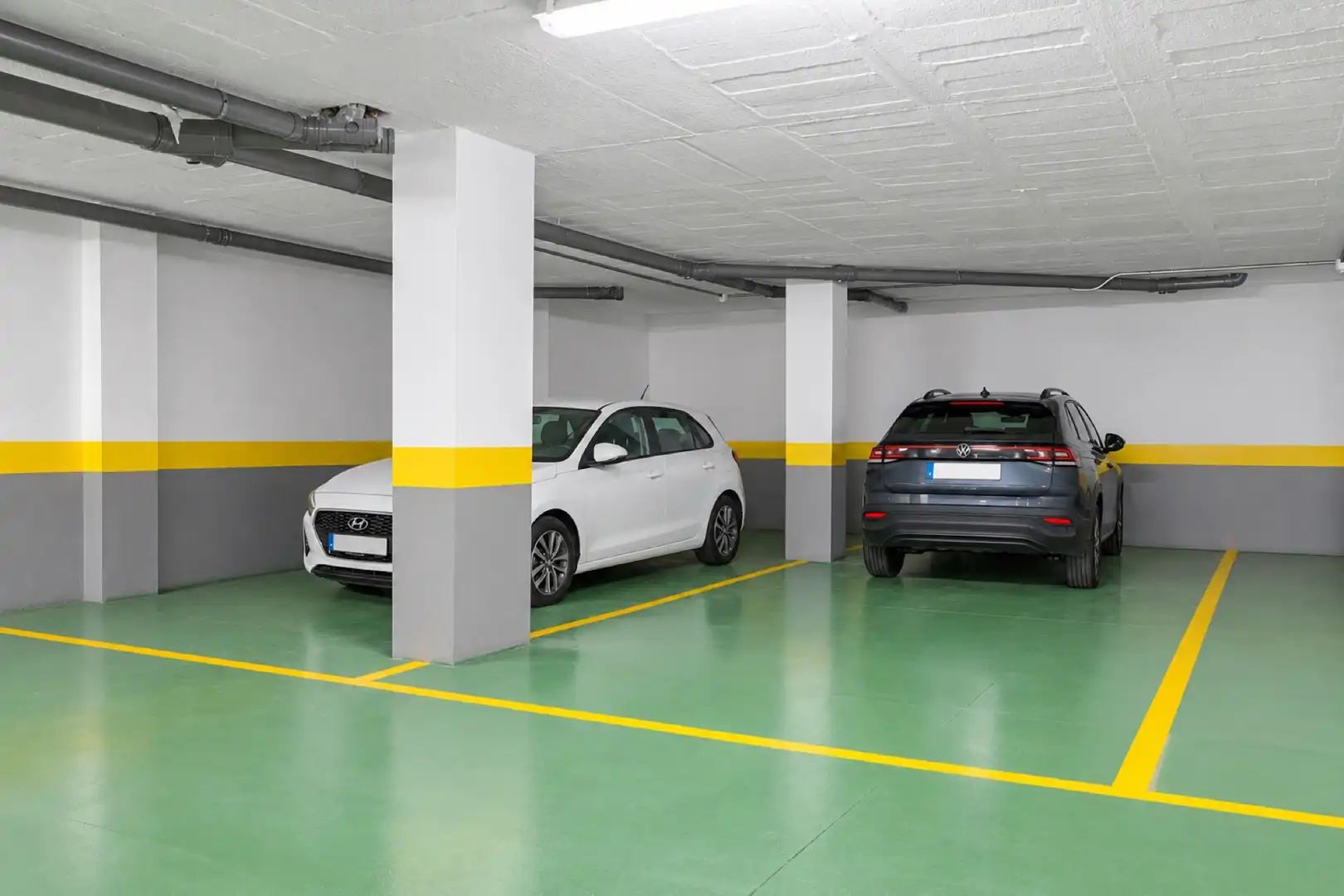 Parking of Apartments for sale in Calahonda 