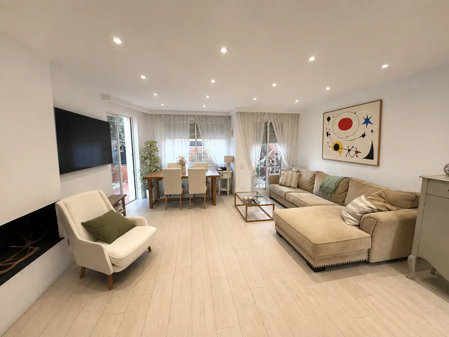 Living room of Houses for sale in Sant Joan Despí  with Air Conditioner, Heating and Private garden