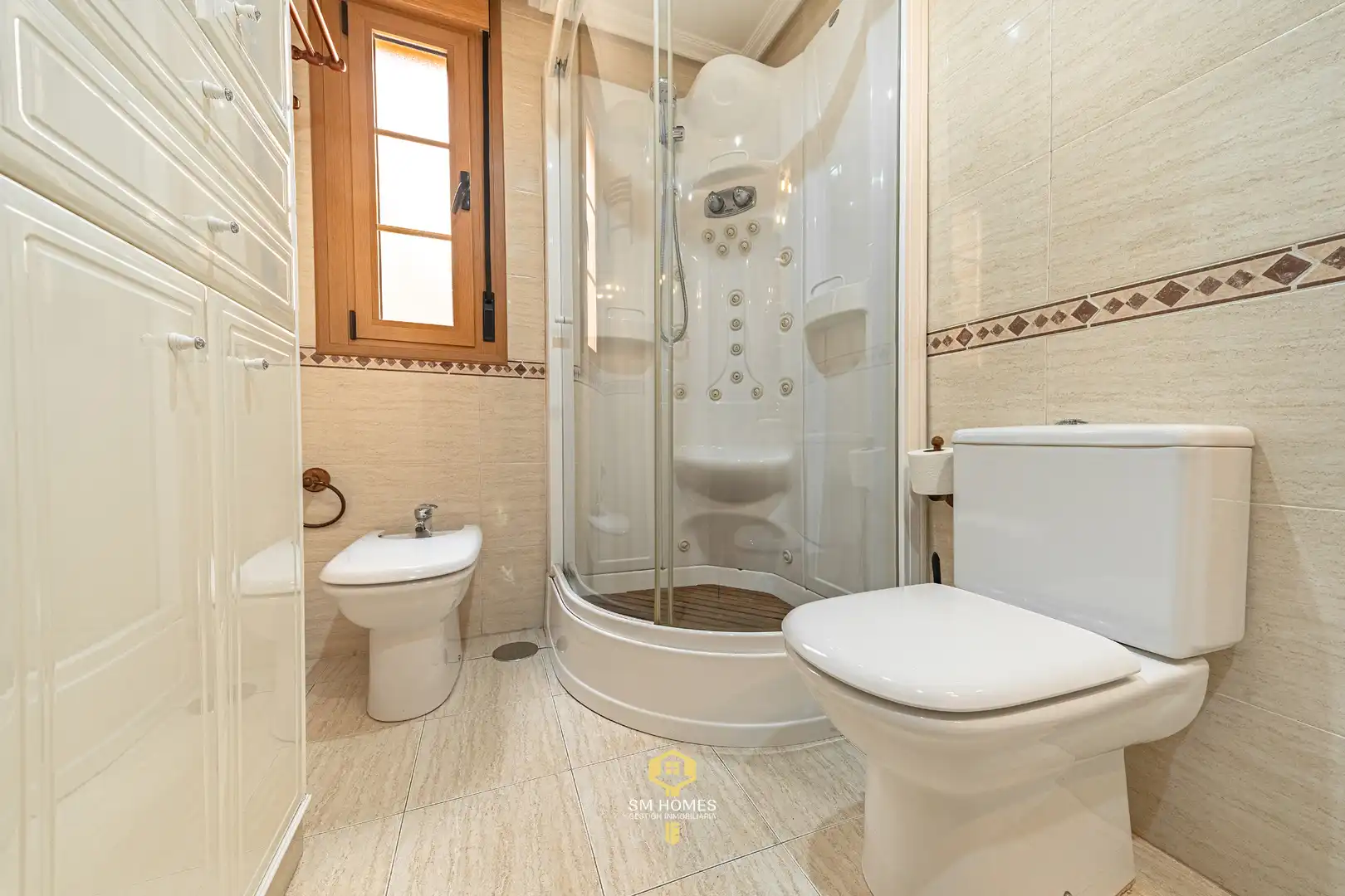 Badezimmer von Wohnung zum Verkauf in Coslada mit Klimaanlage, Abstellraum und Ofen